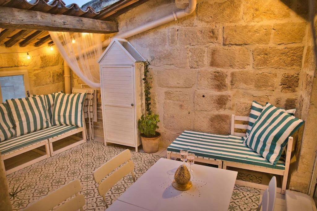 Appartement-terrasse Centre Historique Apartment
